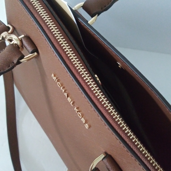 NWT MICHAEL KORS CINDY LARGE DOME SATCHEL โฆ - Picture 6 of 15